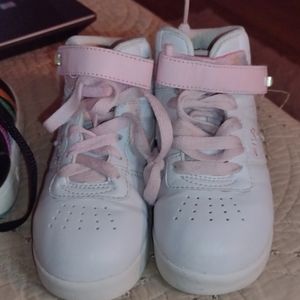 Girls old shoes size 7-1/2 Toddler